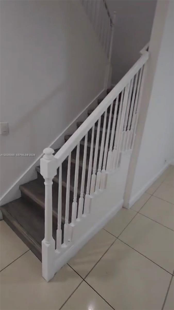 VILLA PALMS CONDO - Residential Lease