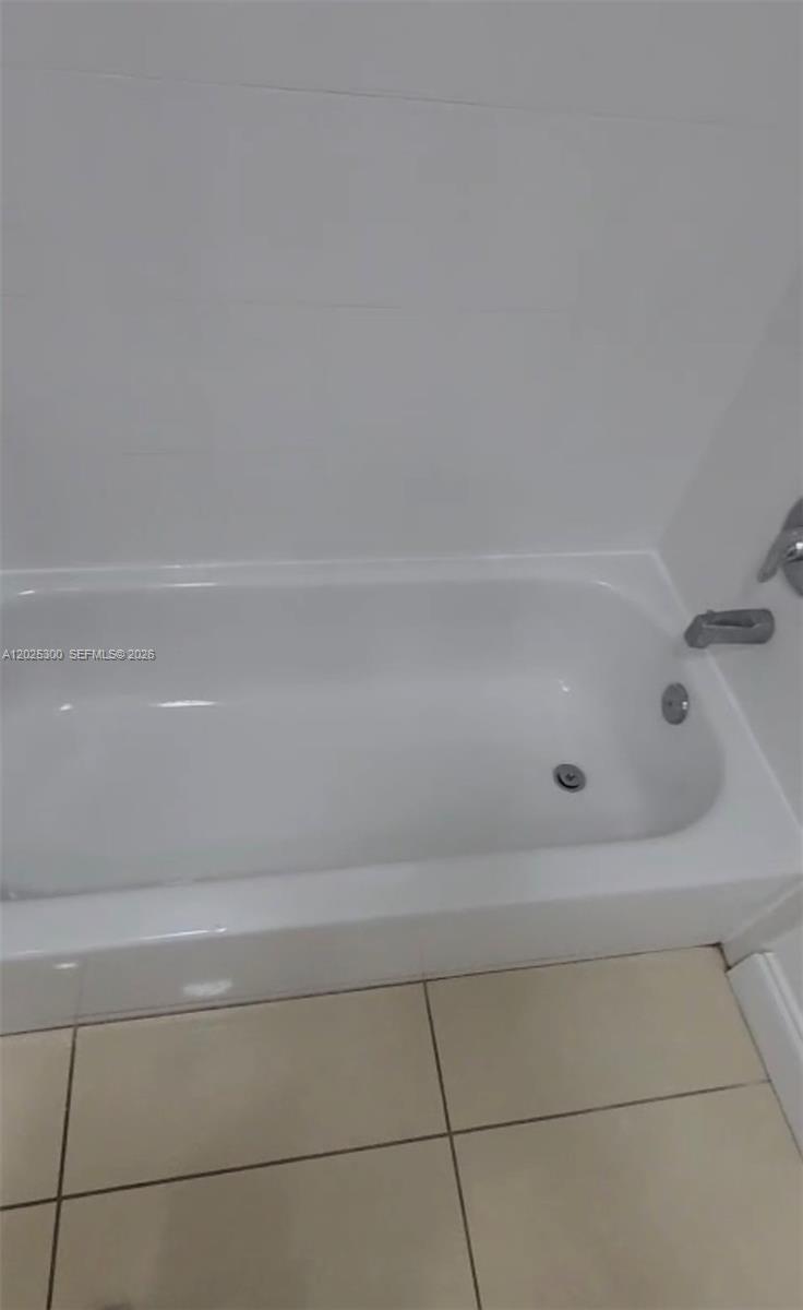 VILLA PALMS CONDO - Residential Lease