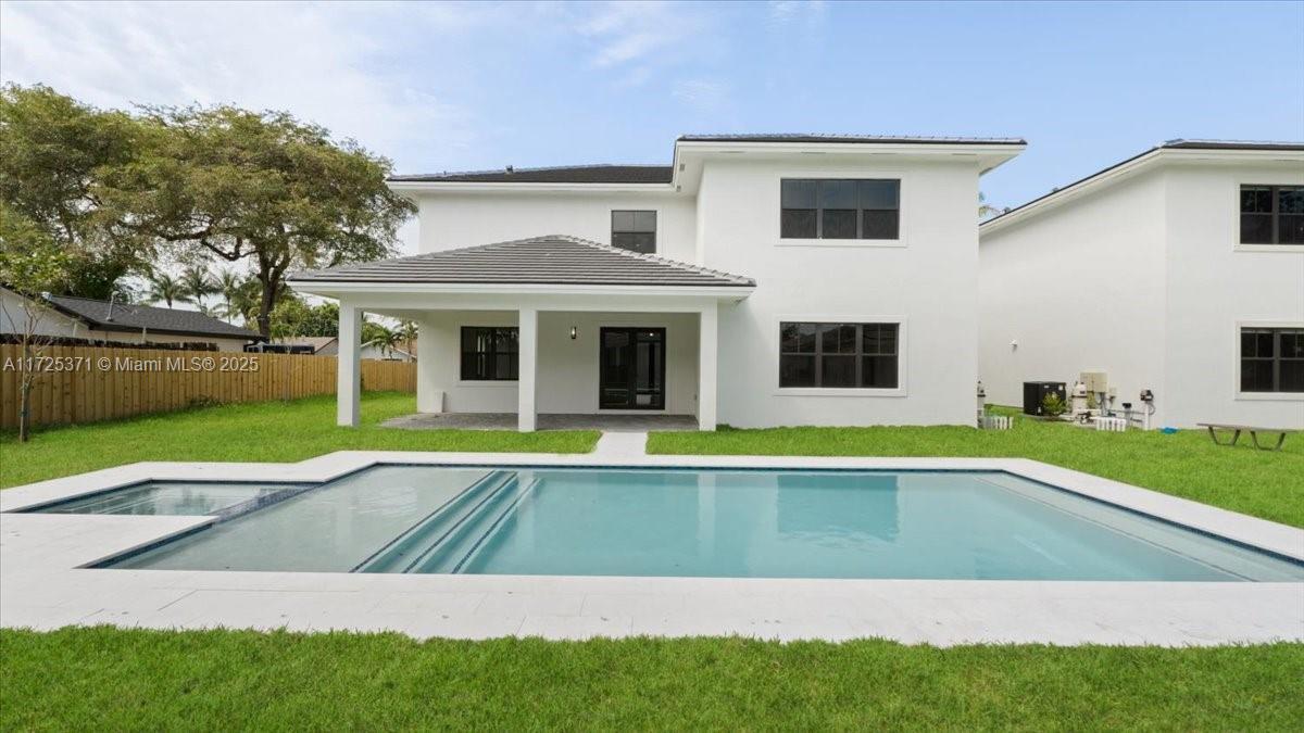 EAST HILL - Residential
