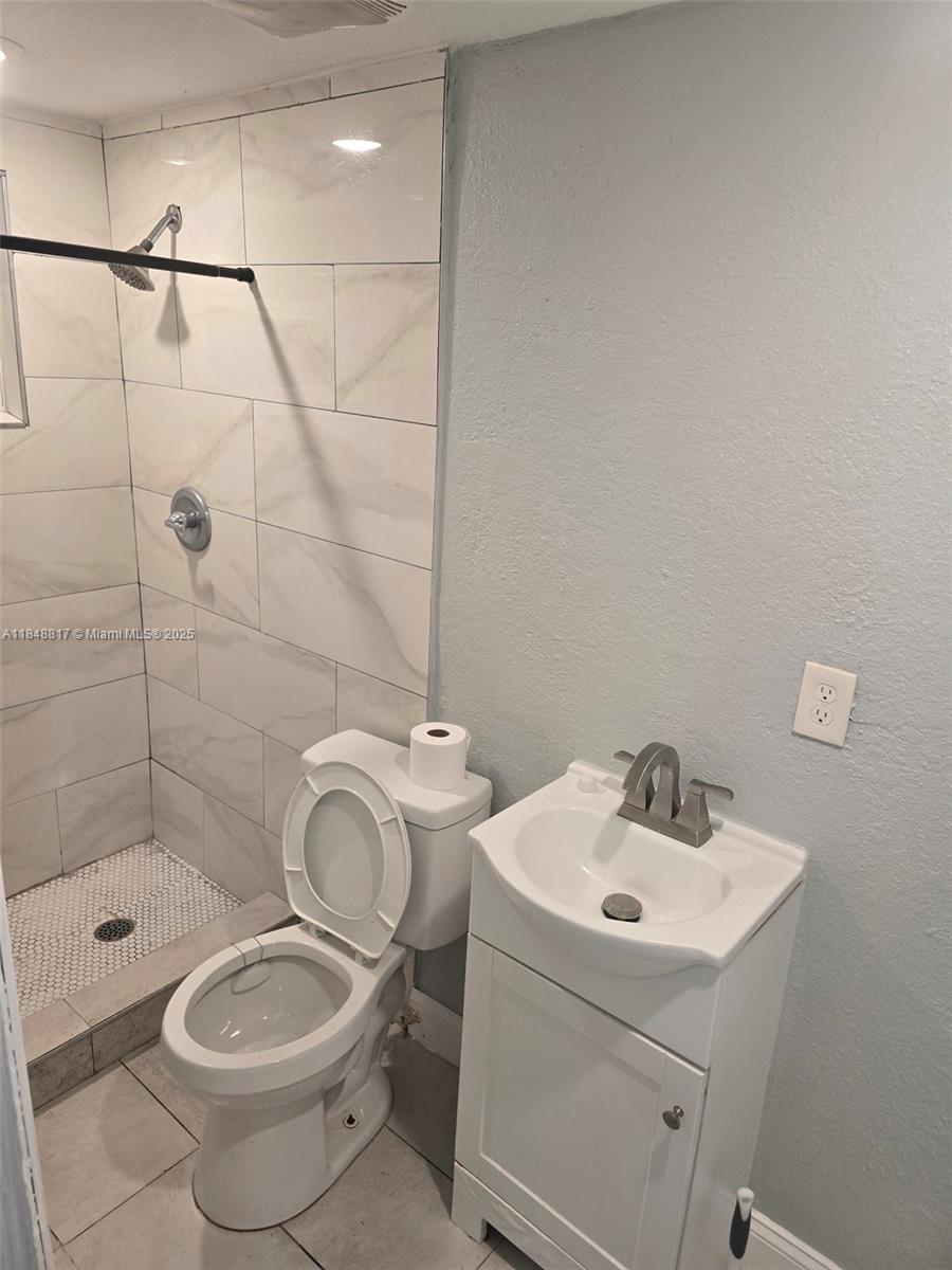 HIGH SCHOOL PK TRACK - Residential Lease