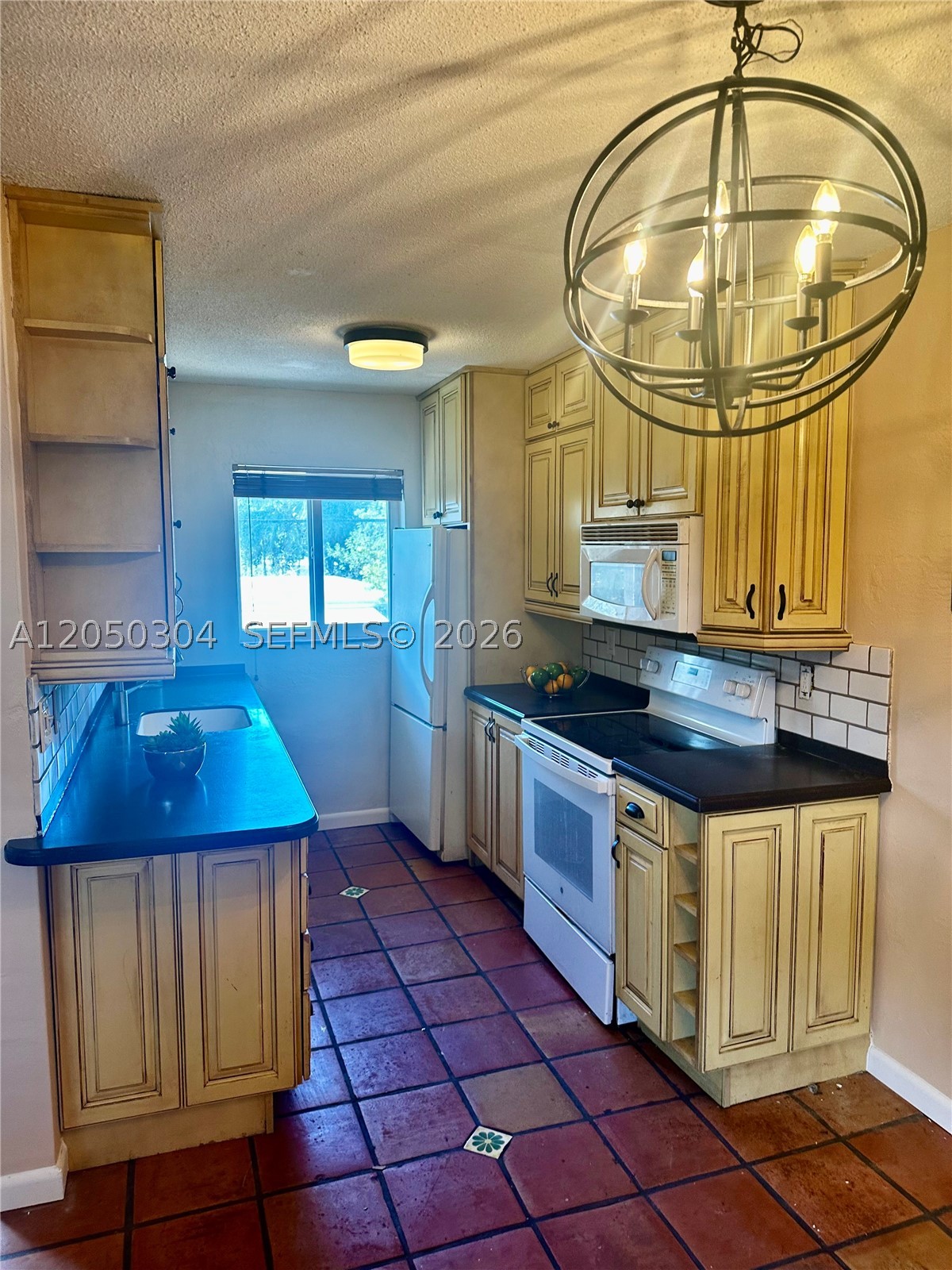 MAYO APARTMENTS ASSOC INC - Residential Lease