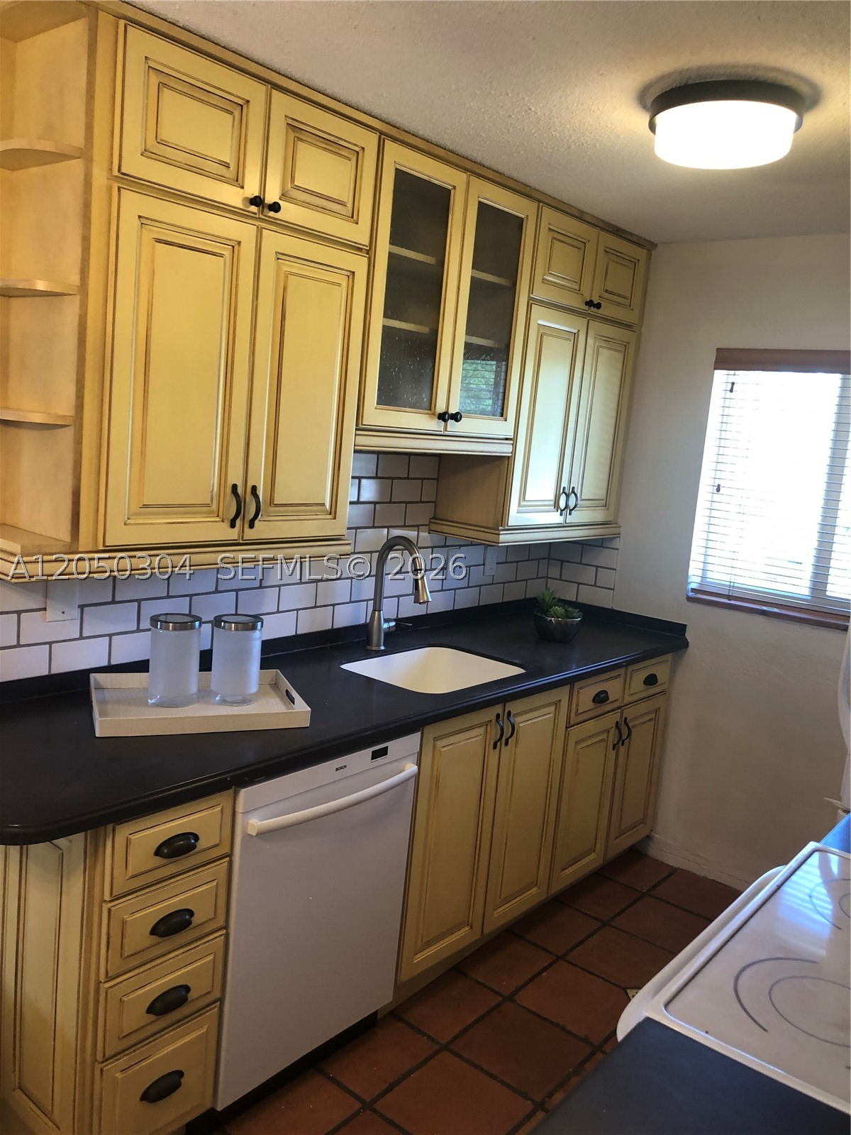 MAYO APARTMENTS ASSOC INC - Residential Lease