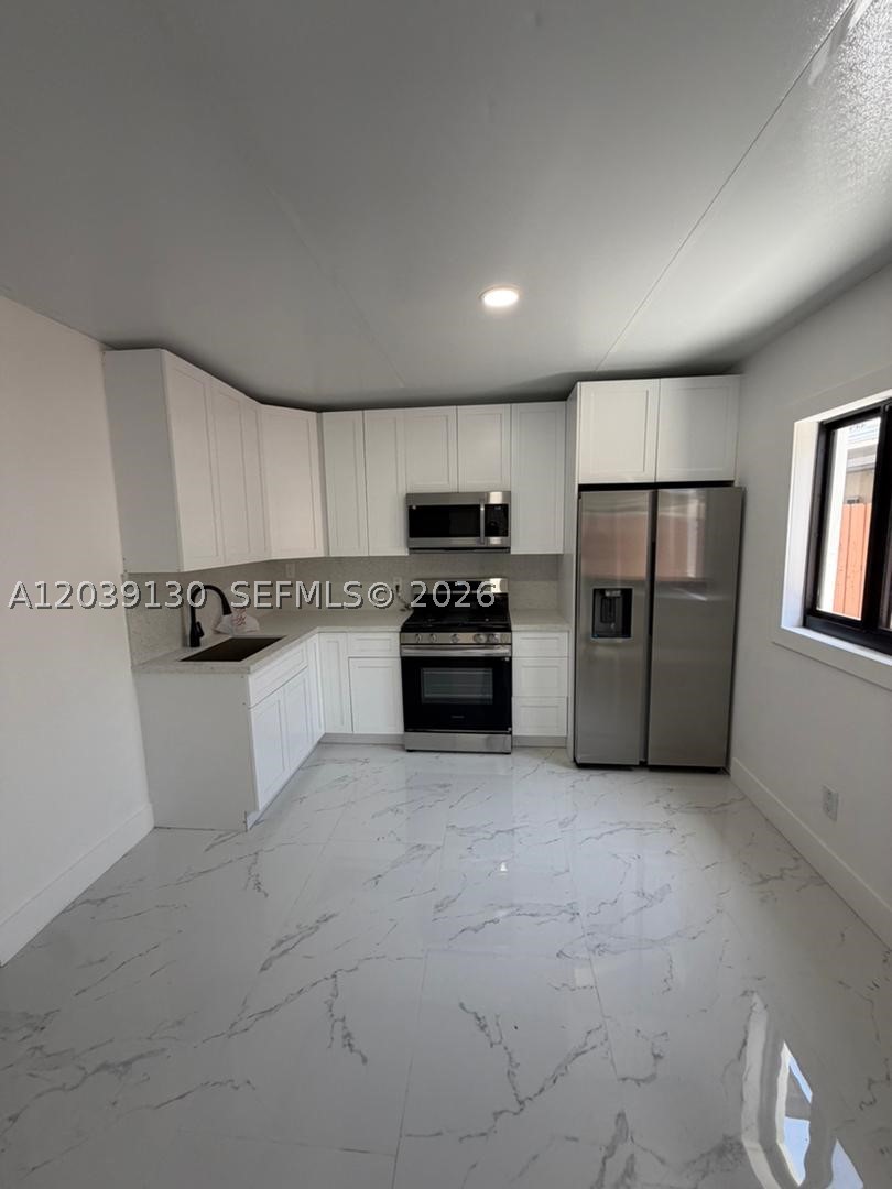PRITT MANOR - Residential Lease