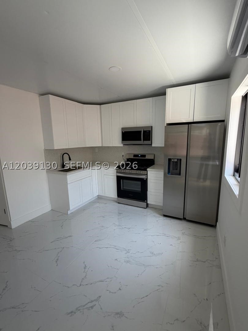 PRITT MANOR - Residential Lease