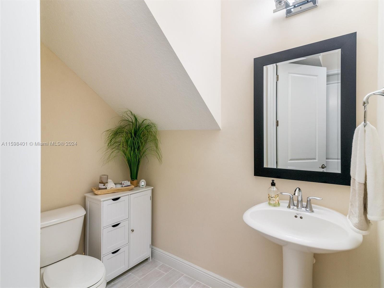 PEMBROKE FALLS-PHASE 1 - Residential Lease
