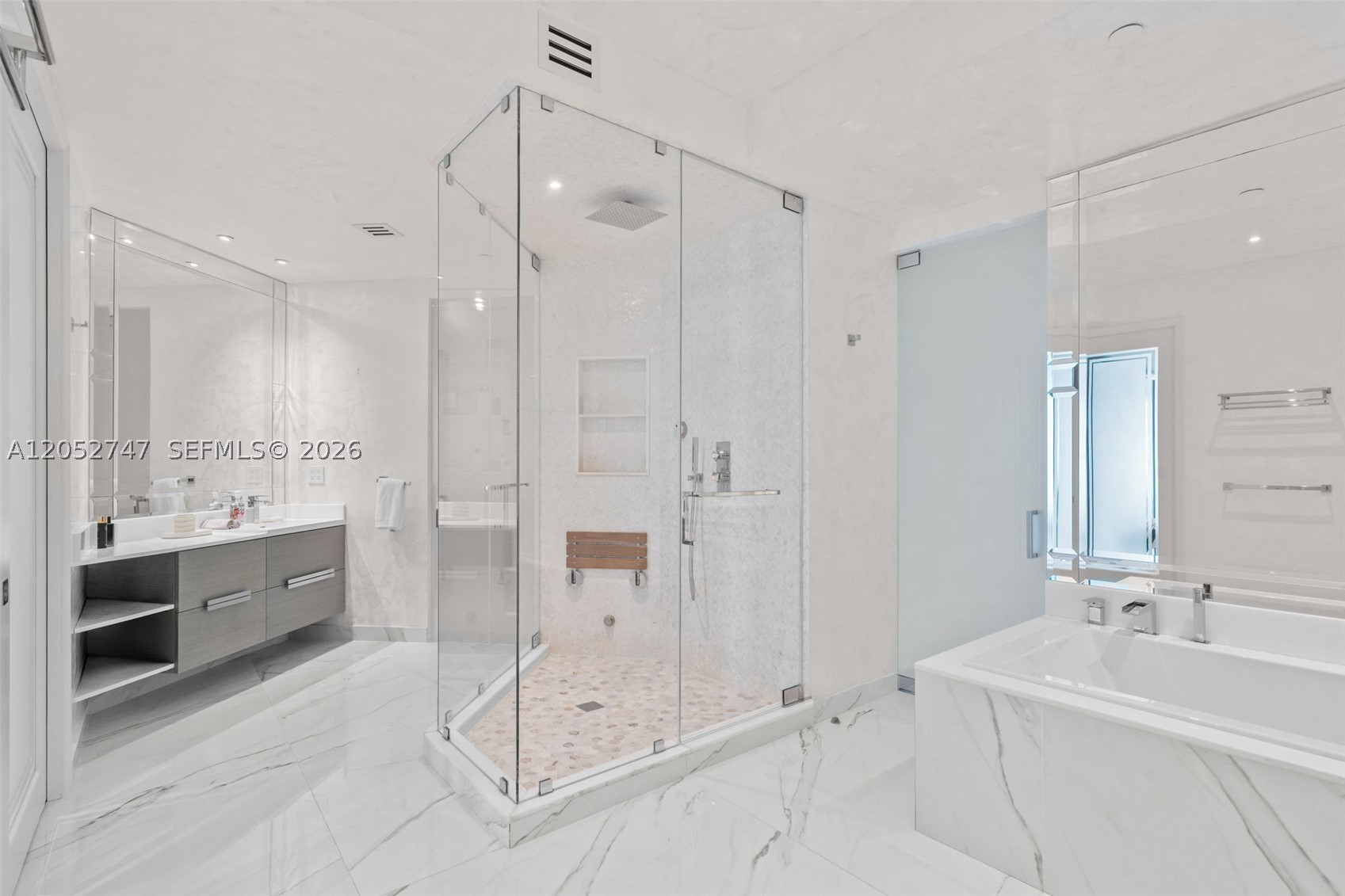 TURNBERRY OCEAN COLONY - Residential
