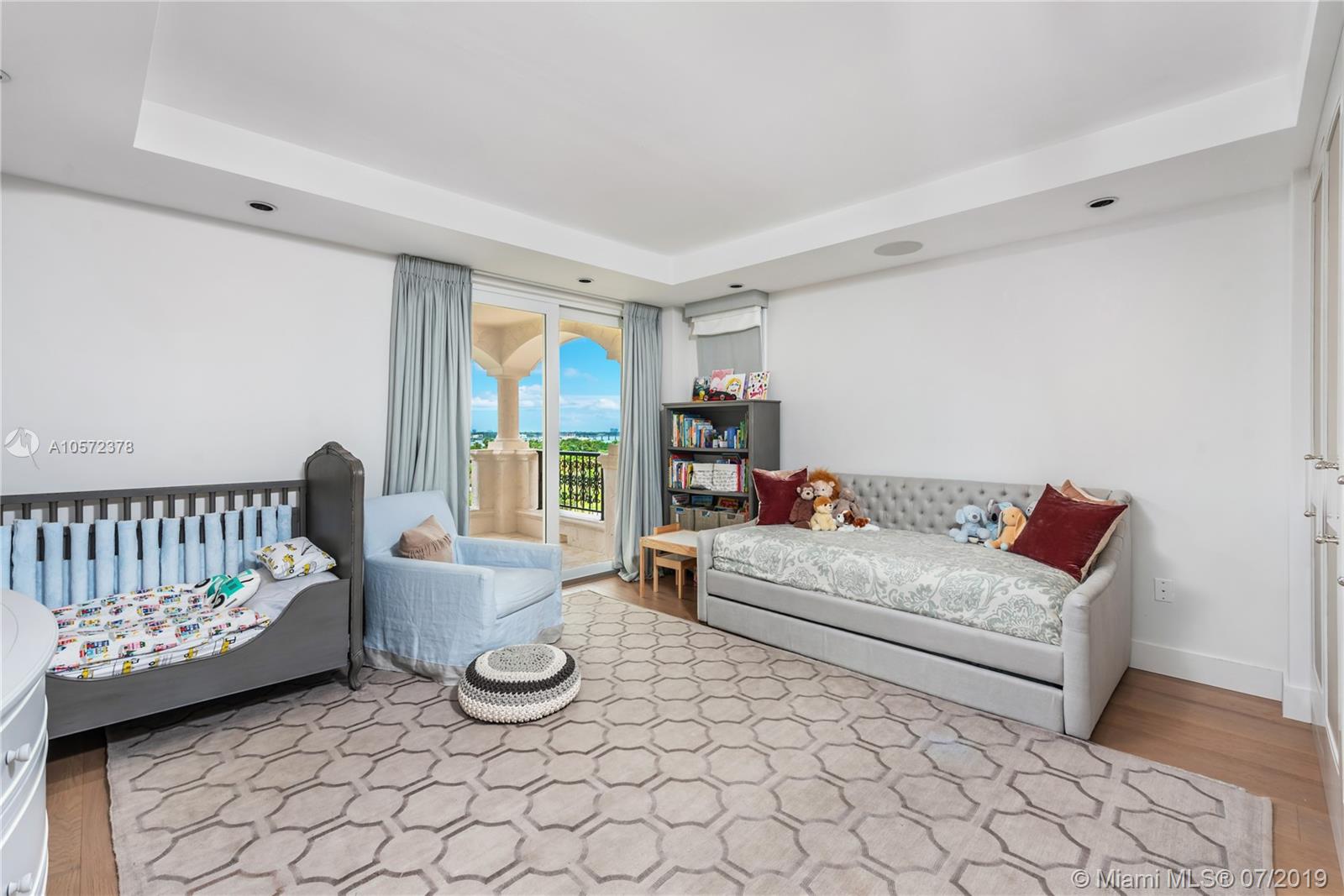 OCEANSIDE FISHER ISL COND - Residential