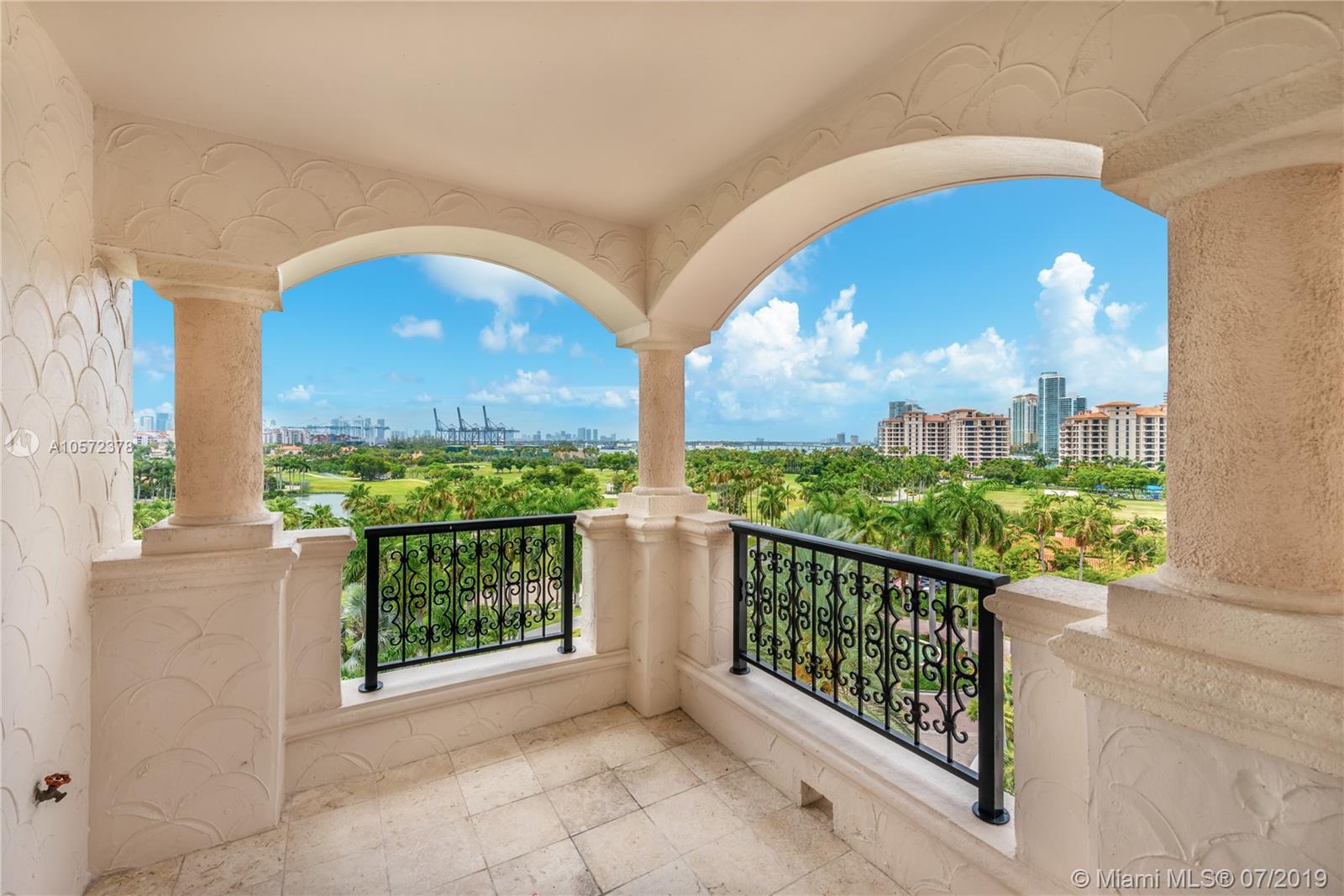 OCEANSIDE FISHER ISL COND - Residential