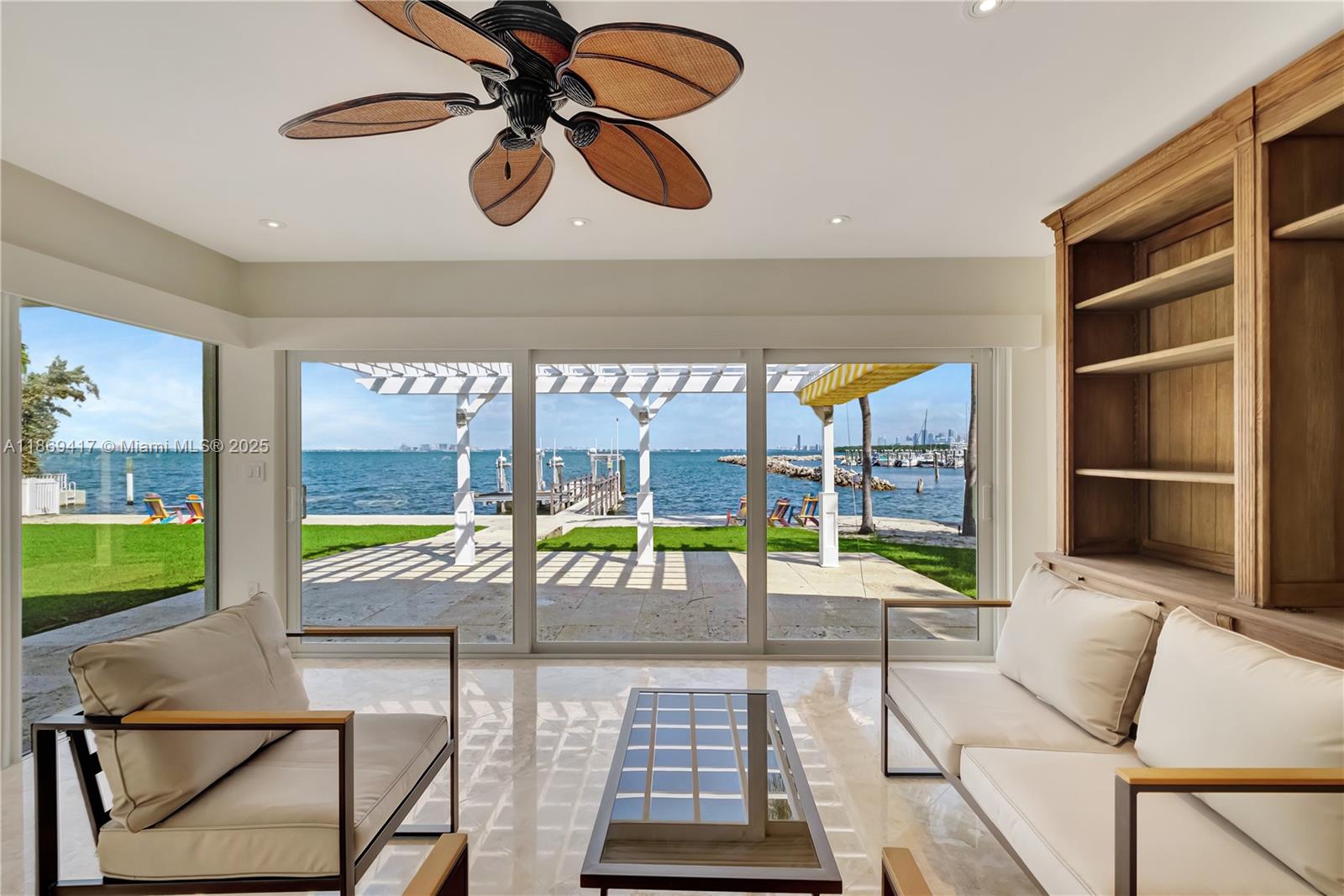 TROPICAL ISLE HOMES SUB 4 - Residential