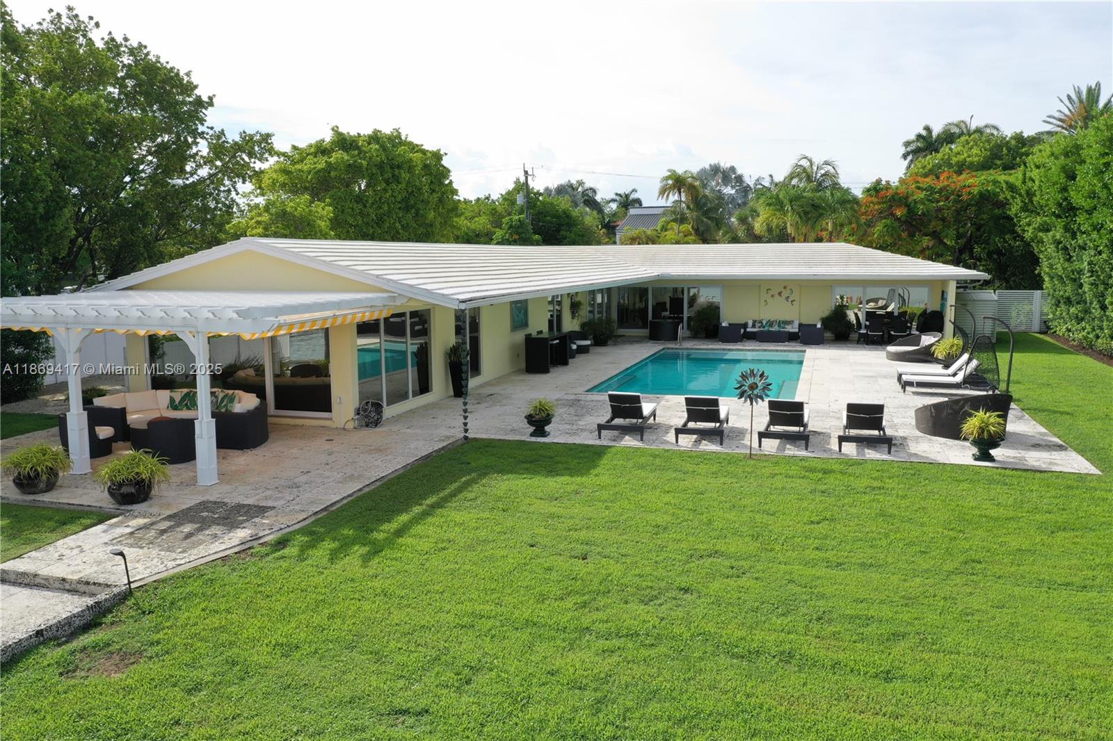 TROPICAL ISLE HOMES SUB 4 - Residential