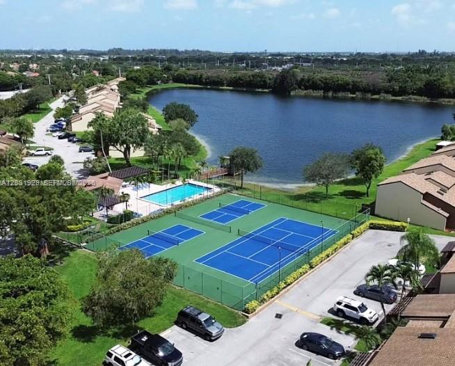 PINE ISLAND LAKES TOWNHOM - Residential