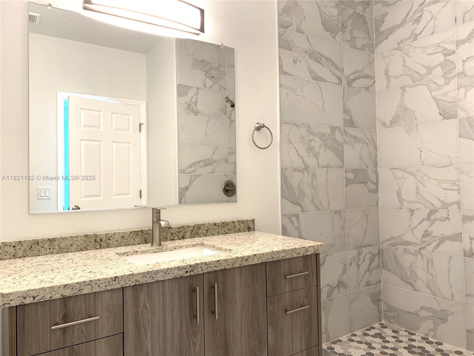 LAKE FOREST SEC 4 - Residential Lease