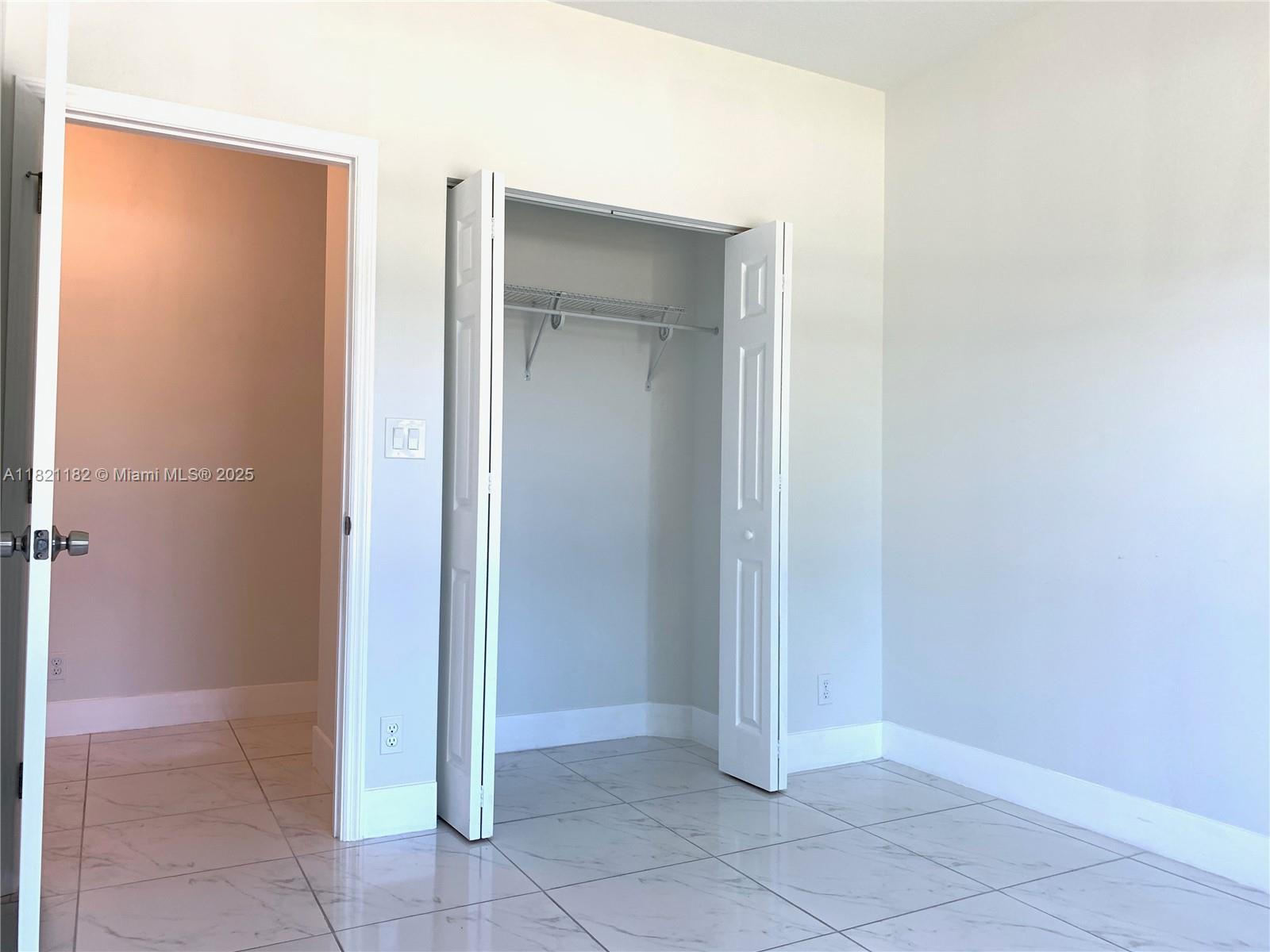 LAKE FOREST SEC 4 - Residential Lease