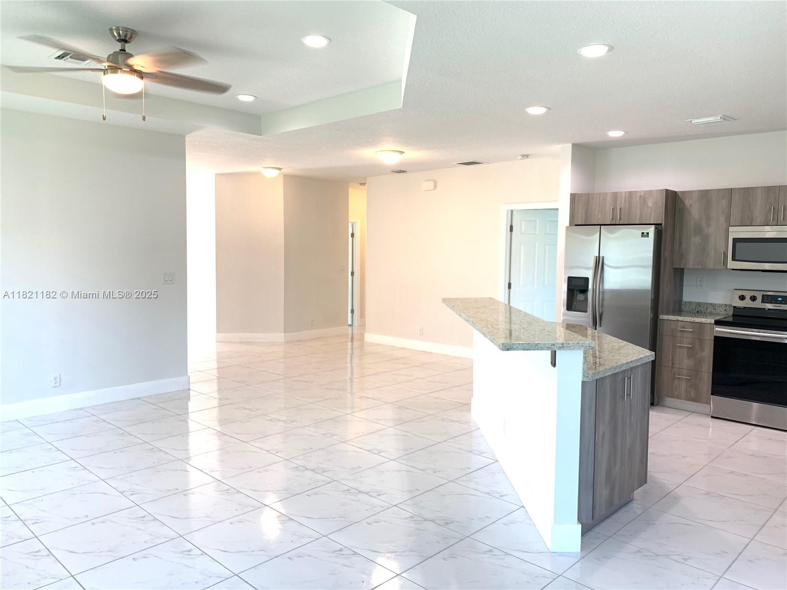 LAKE FOREST SEC 4 - Residential Lease