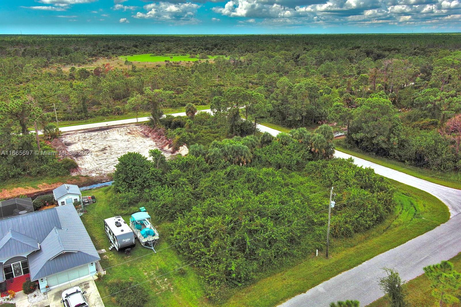 Port Charlotte - Land
