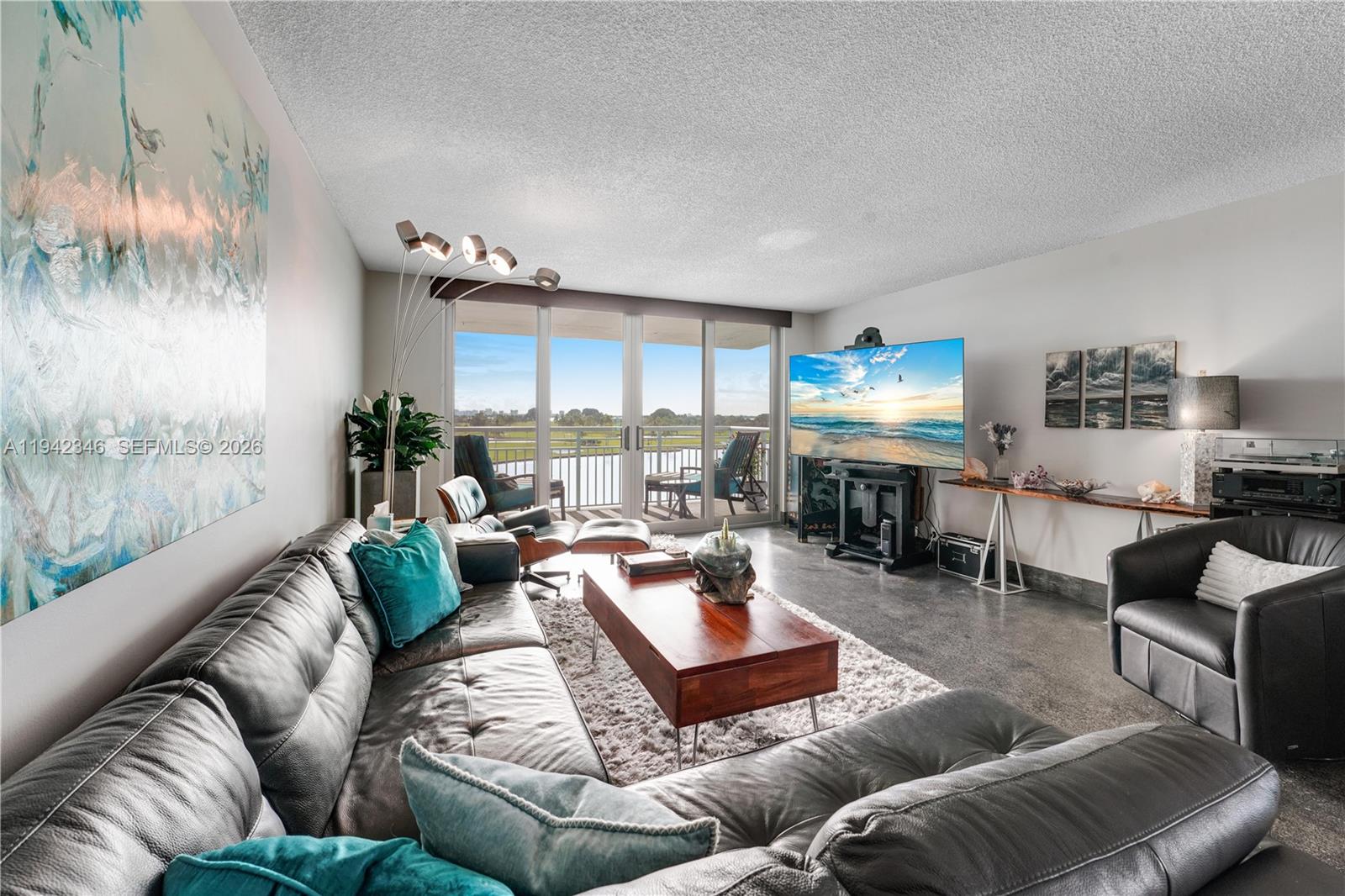 COLONY BAY HARBOR APTS CO - Residential