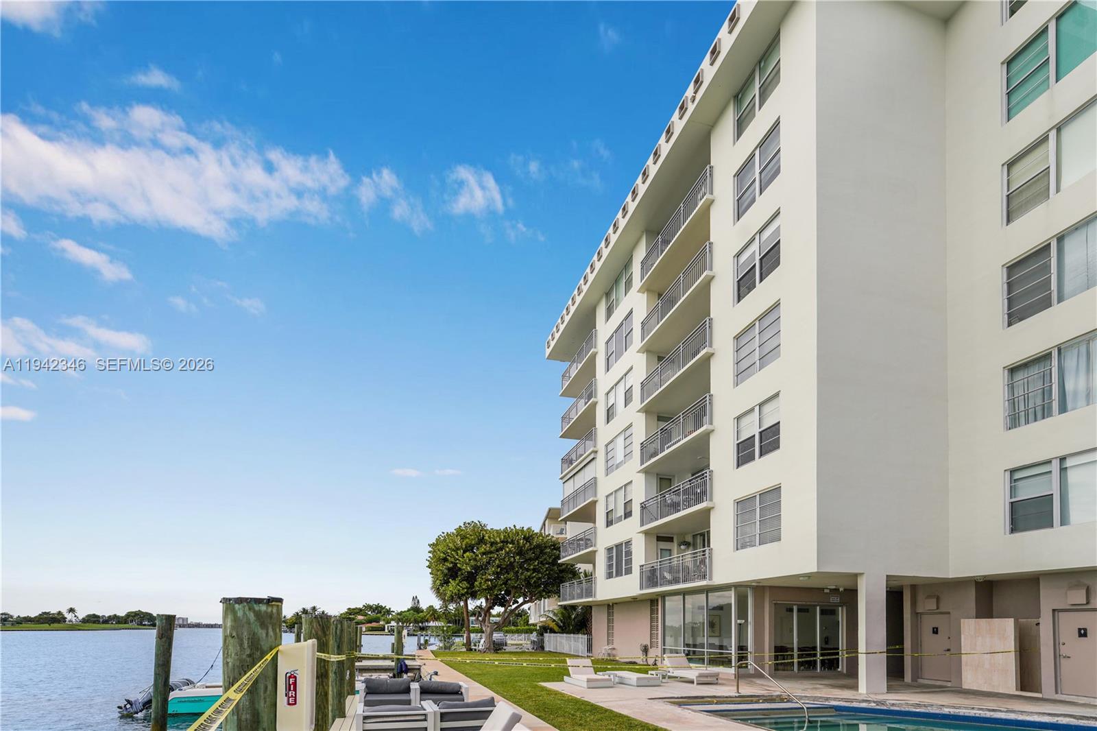 COLONY BAY HARBOR APTS CO - Residential