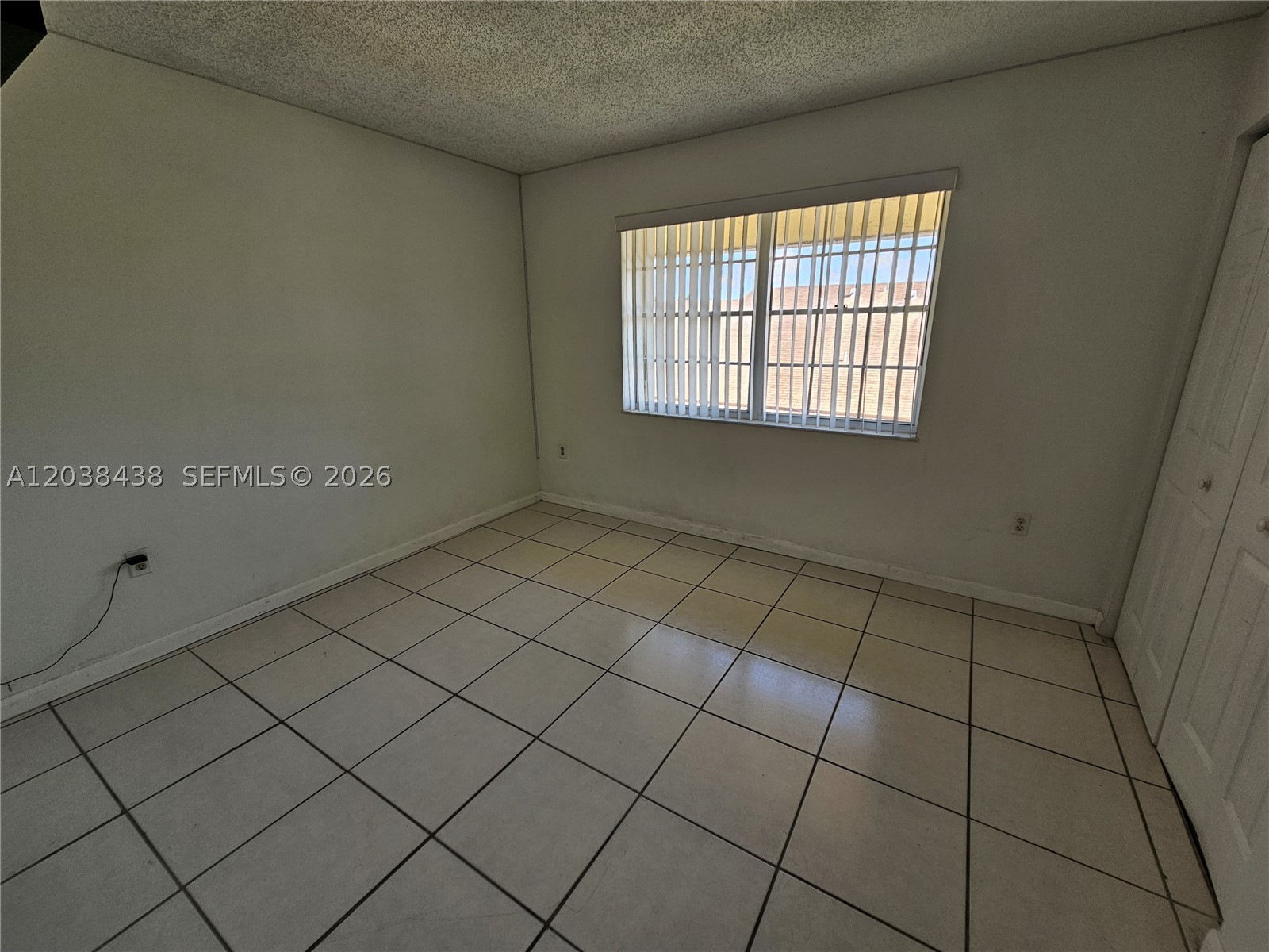 THE FOUNTAINS II CONDO - Residential Lease