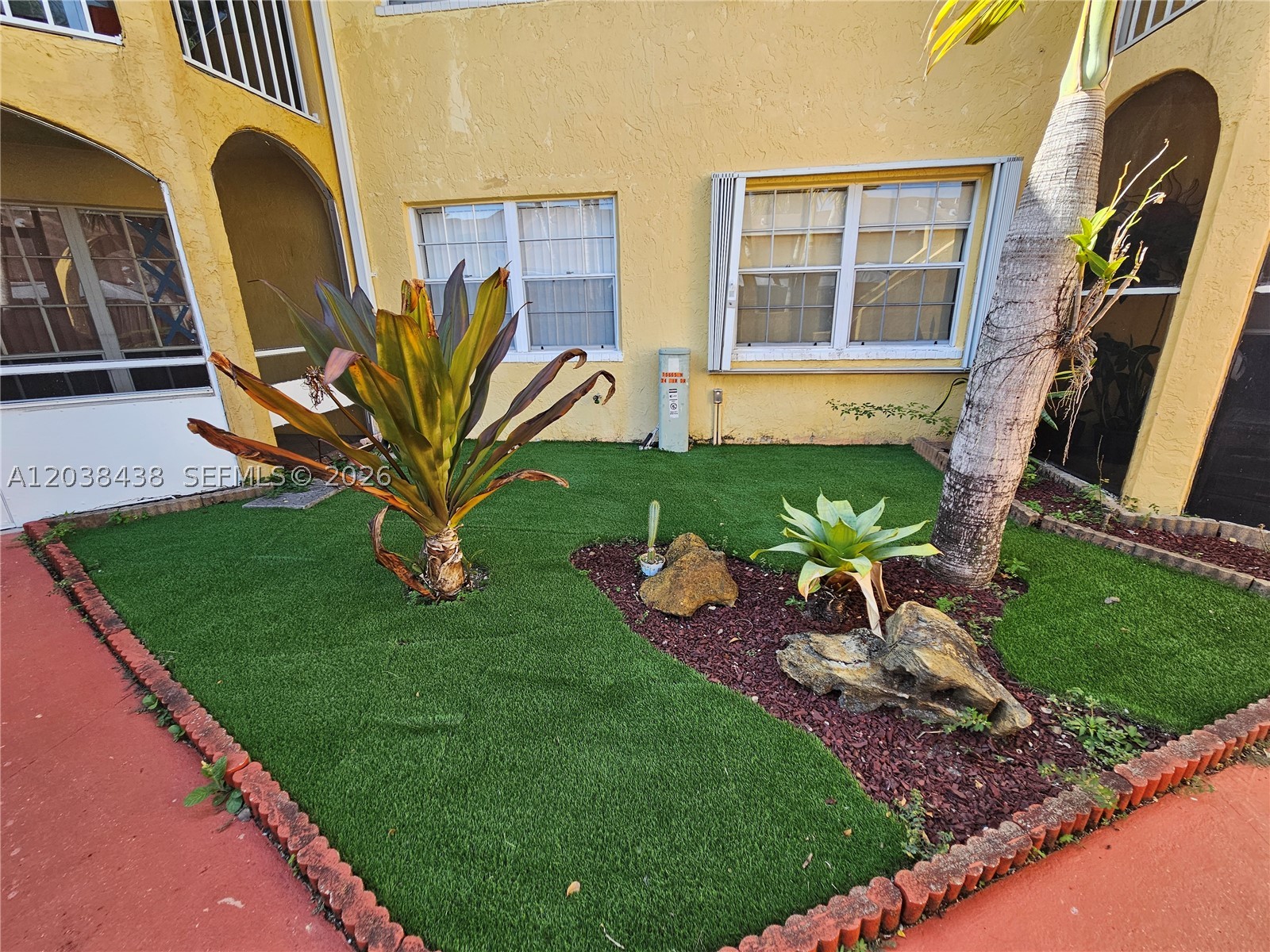 THE FOUNTAINS II CONDO - Residential Lease