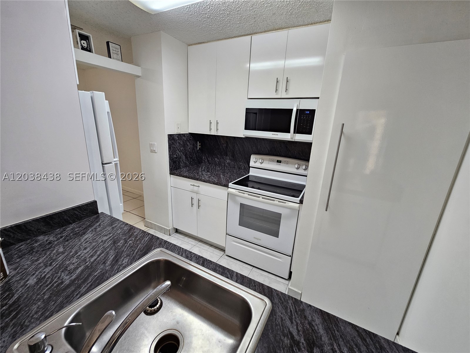 THE FOUNTAINS II CONDO - Residential Lease