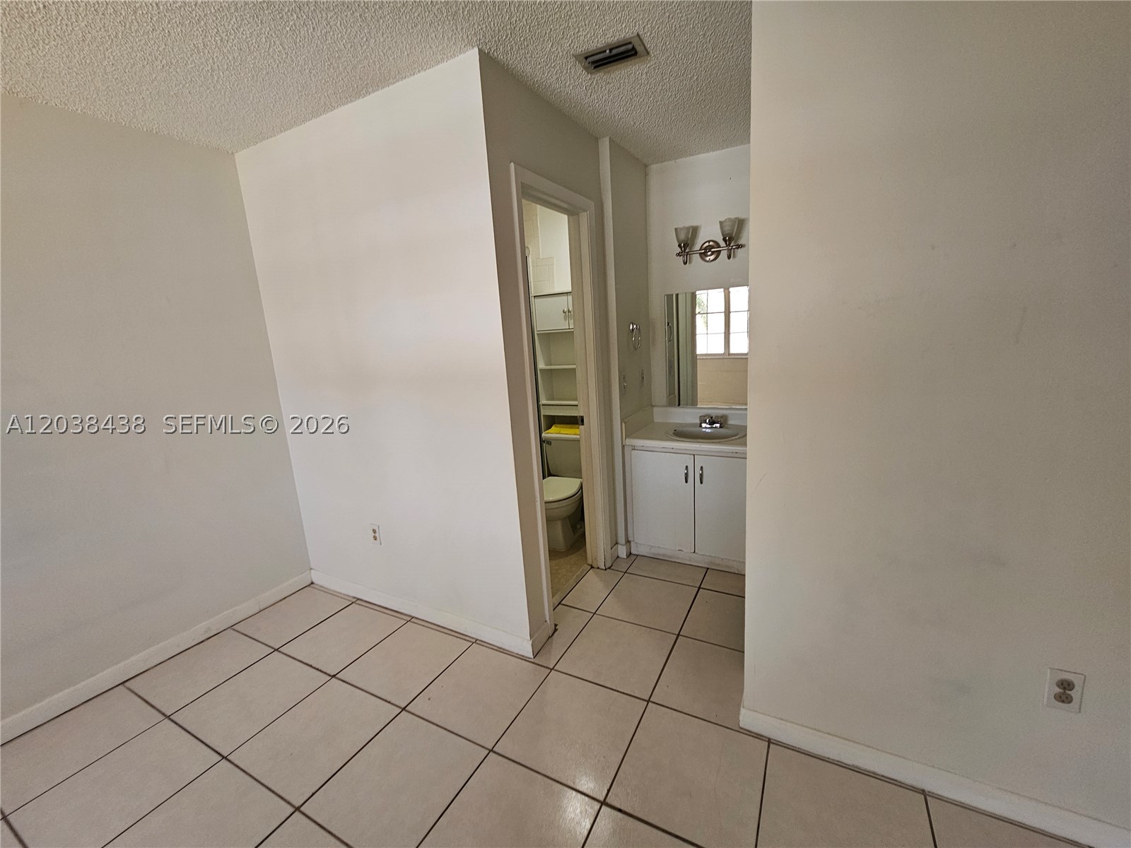 THE FOUNTAINS II CONDO - Residential Lease