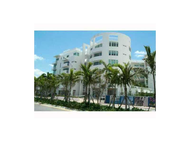 BEAUTIFUL 2BED / 2BATH UNIT WITH PANORAMIC VIEWS OF THE CITY AND INTRACOASTAL. HEATED POOL, JACUZZI, SAUNA AND GYM. FEW STEPS FROM THE BEACH.