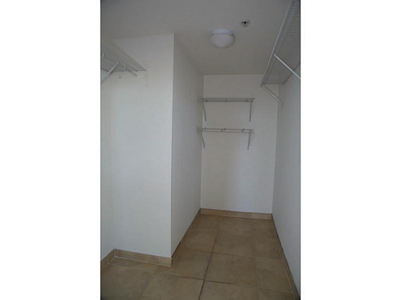 REGATTA CONDOMINIUM - Residential Lease