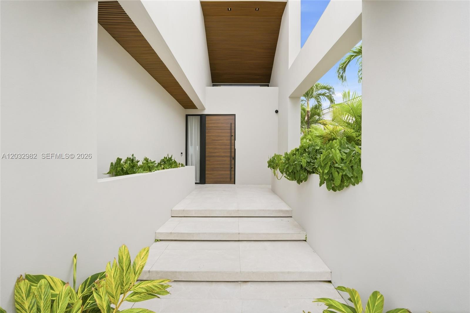 BISCAYNE BEACH-2ND ADDN - Residential