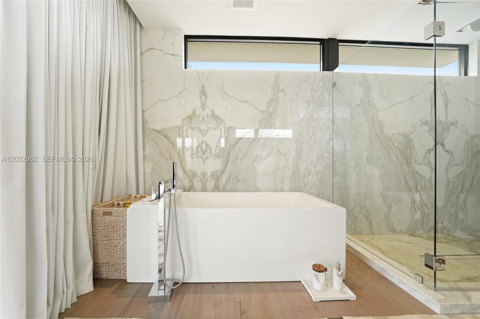 BISCAYNE BEACH-2ND ADDN - Residential