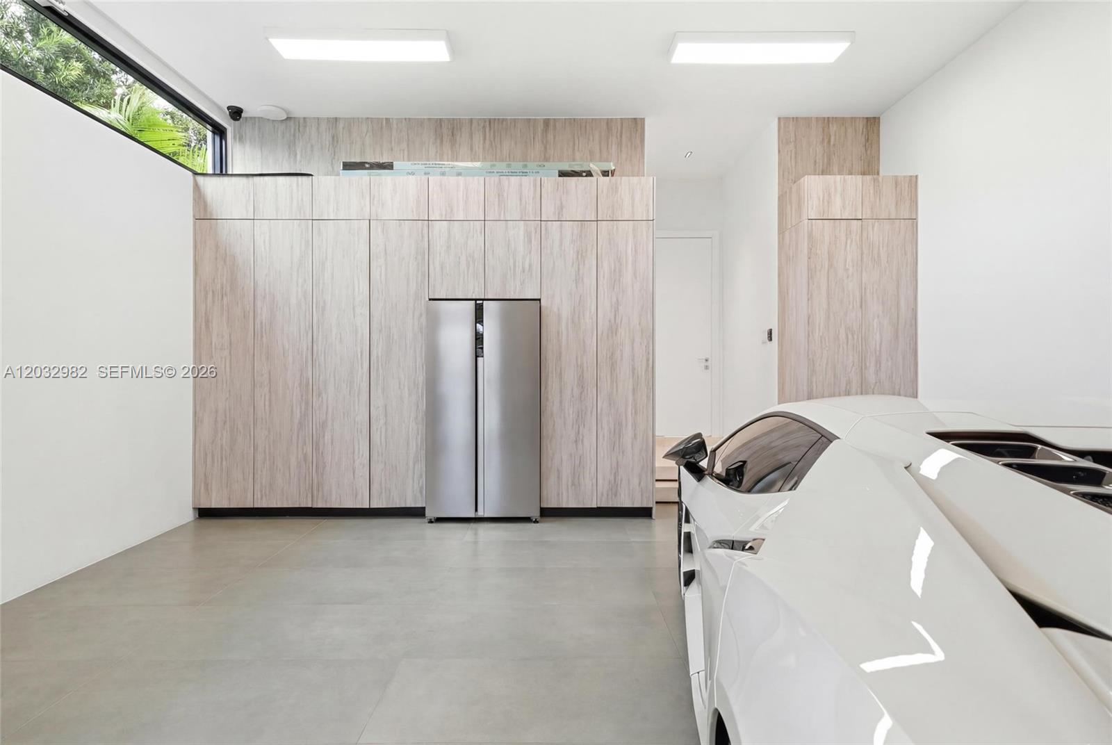 BISCAYNE BEACH-2ND ADDN - Residential