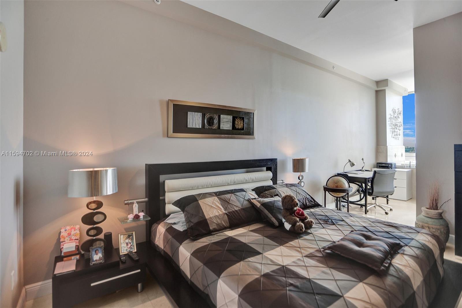 SPACE 01 CONDO - Residential