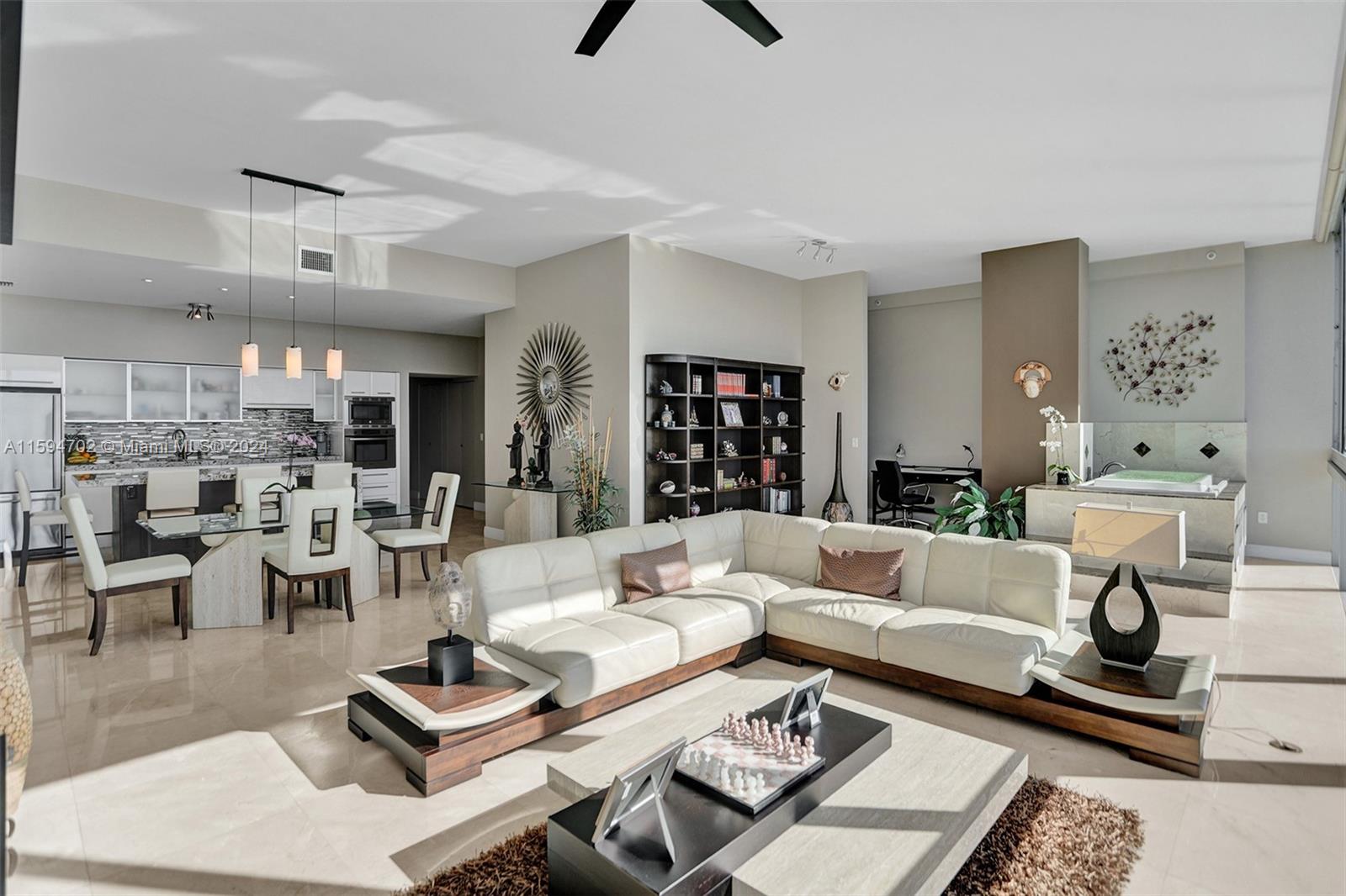 SPACE 01 CONDO - Residential