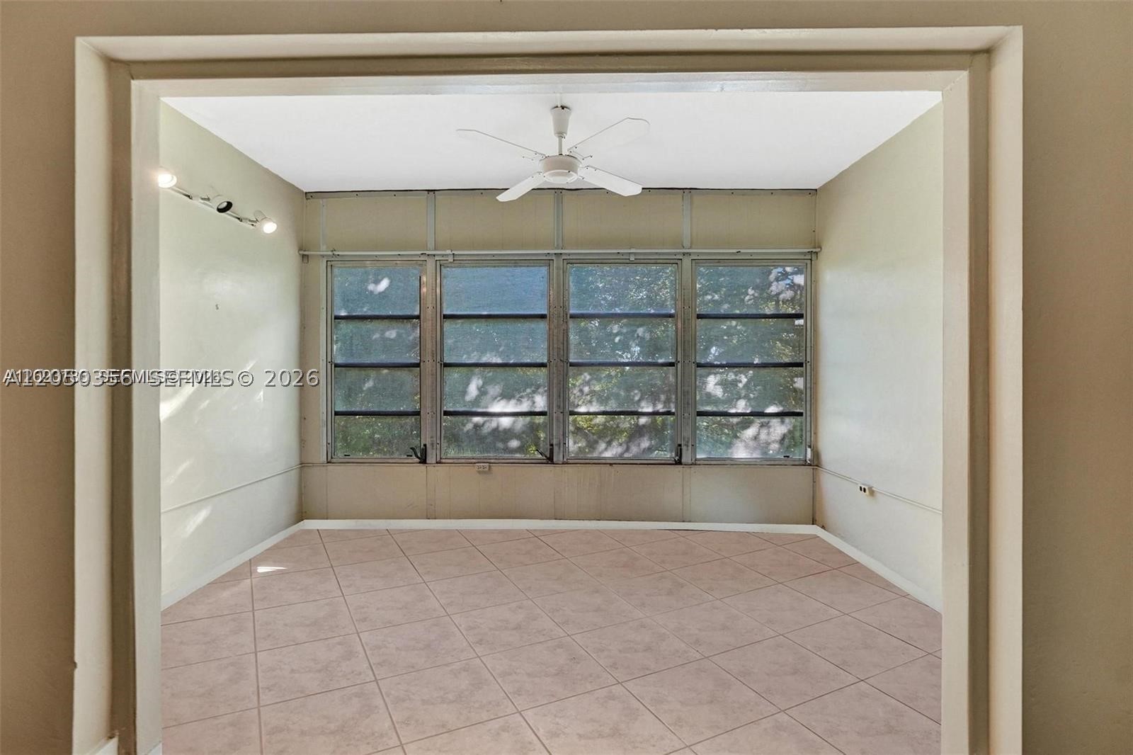 ORIOLE GOLF & TENNIS CLUB - Residential
