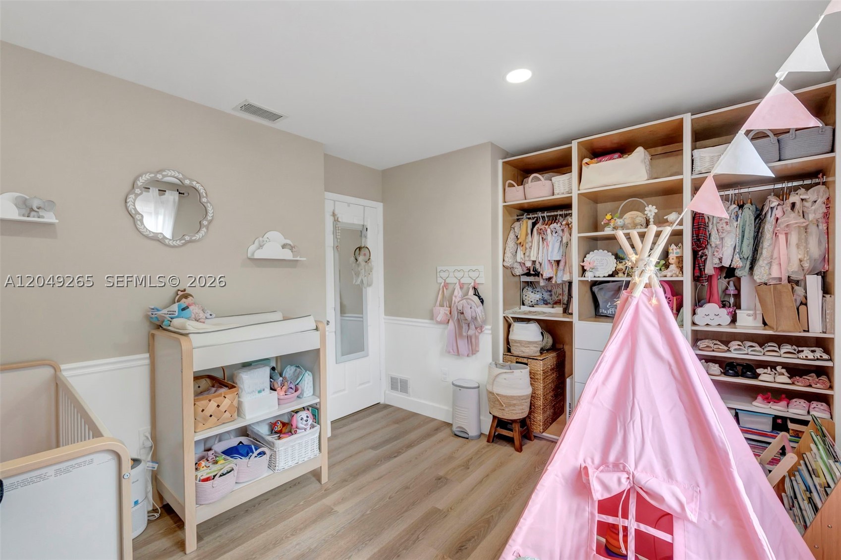 WEST GLEN MANOR - Residential