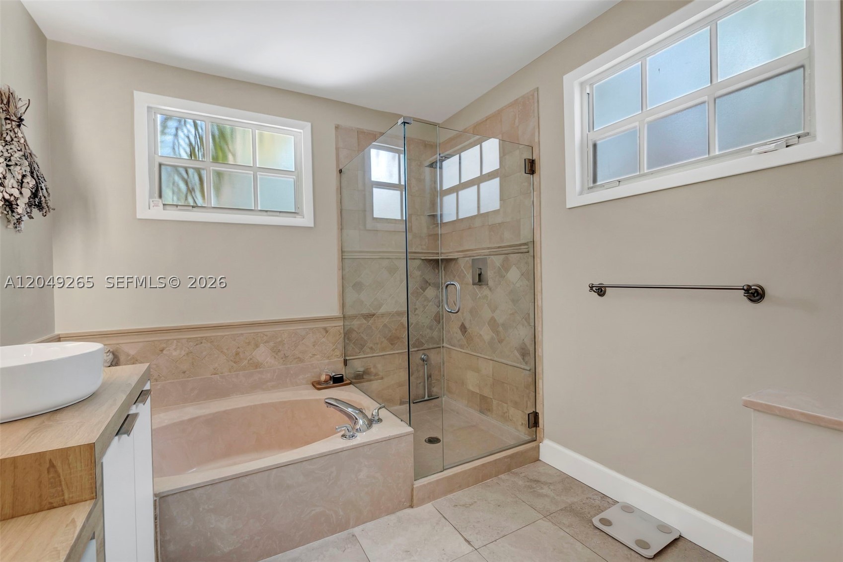 WEST GLEN MANOR - Residential