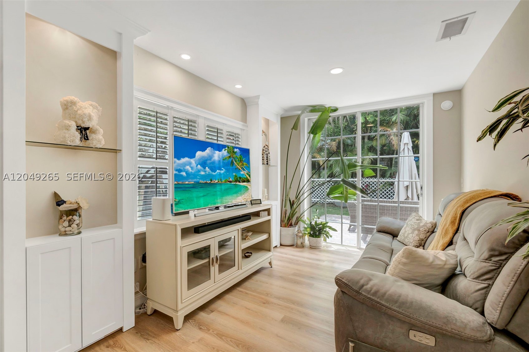 WEST GLEN MANOR - Residential