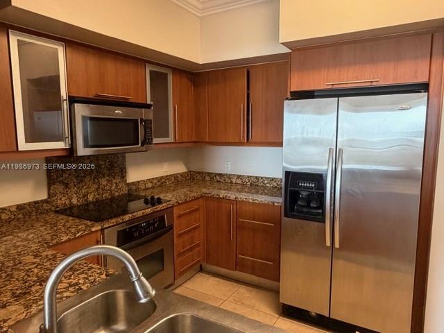 PUERTA DE PALMAS CONDO - Residential