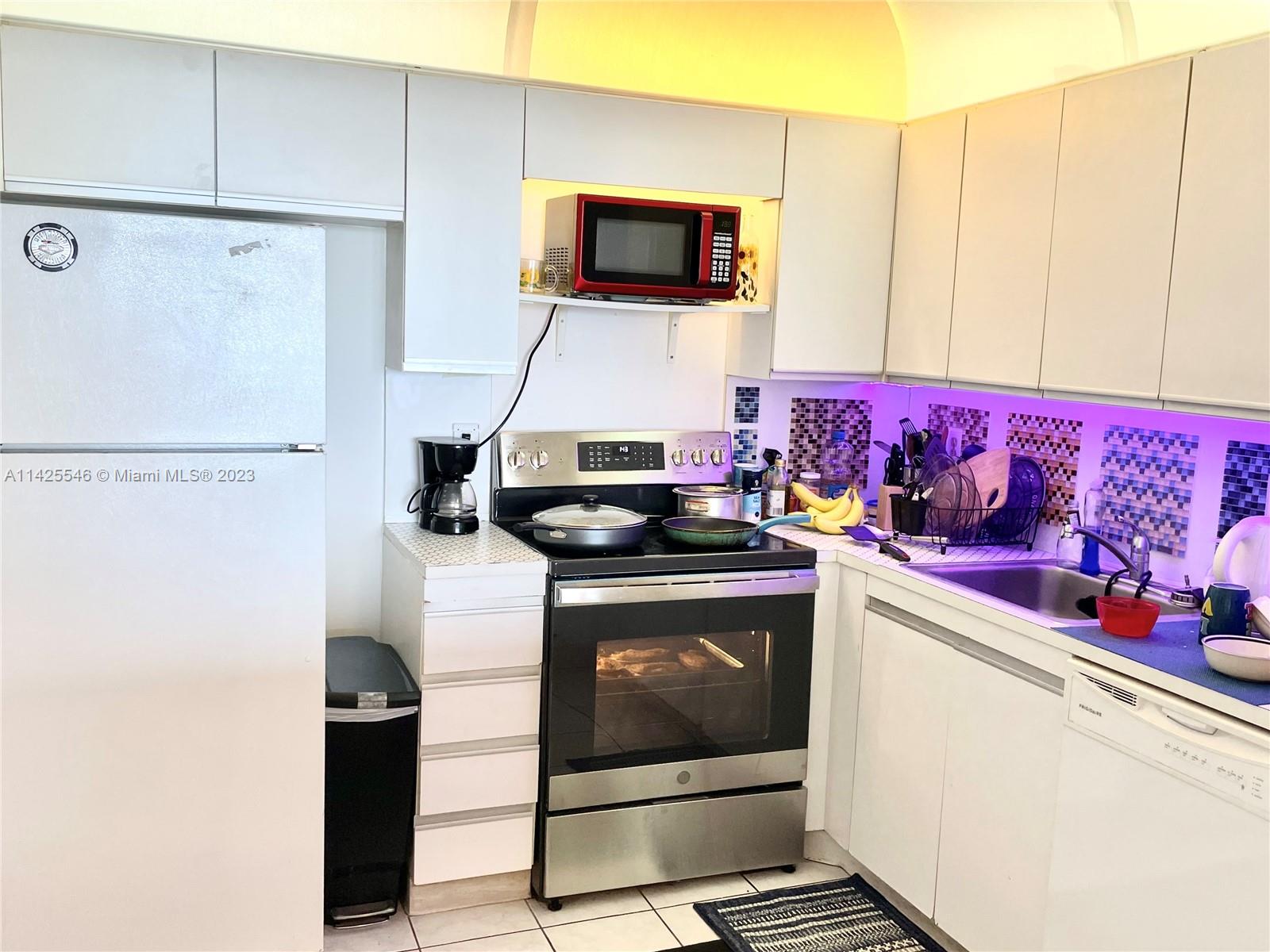 BRITANNIA AT QUADOMAIN CO - Residential Lease