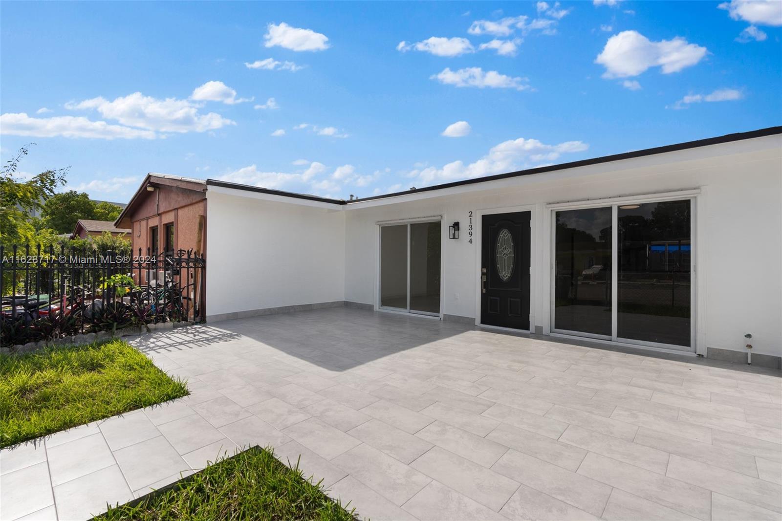 VISTA VERDE TWNHS SEC E - Residential