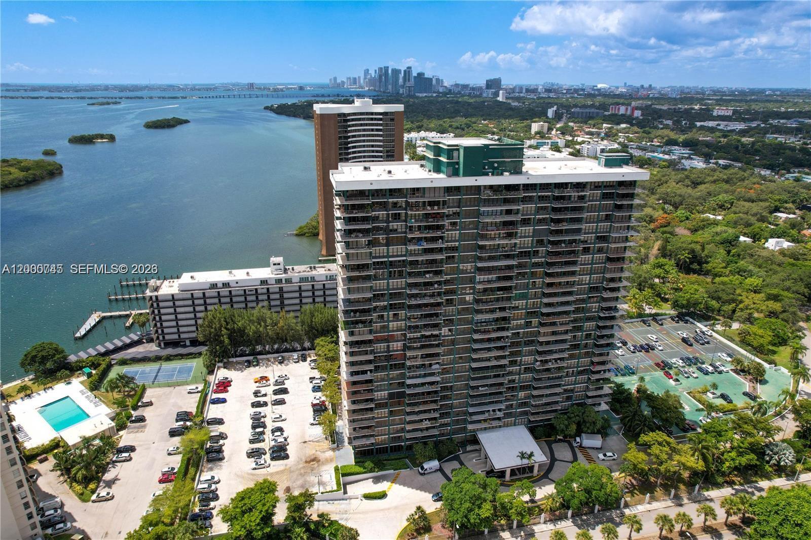 THE PALM BAY YACHT CLUB C - Residential Lease