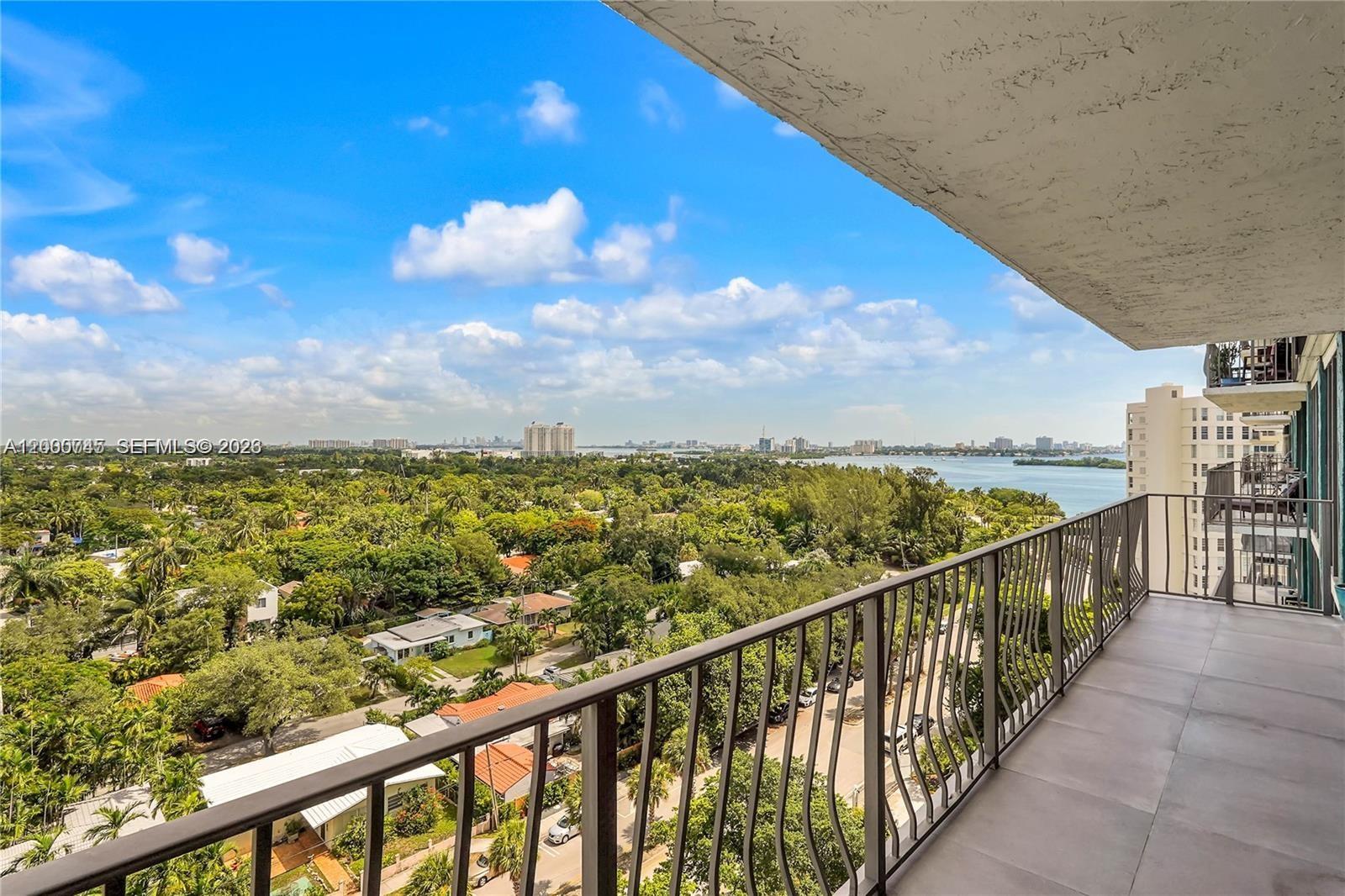 THE PALM BAY YACHT CLUB C - Residential Lease