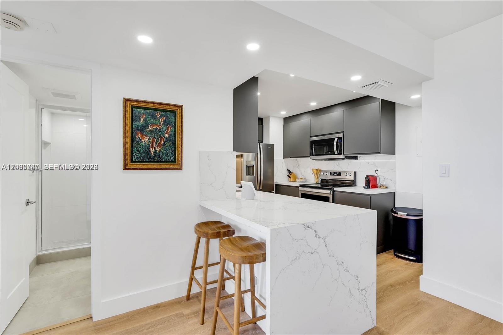 THE PALM BAY YACHT CLUB C - Residential Lease