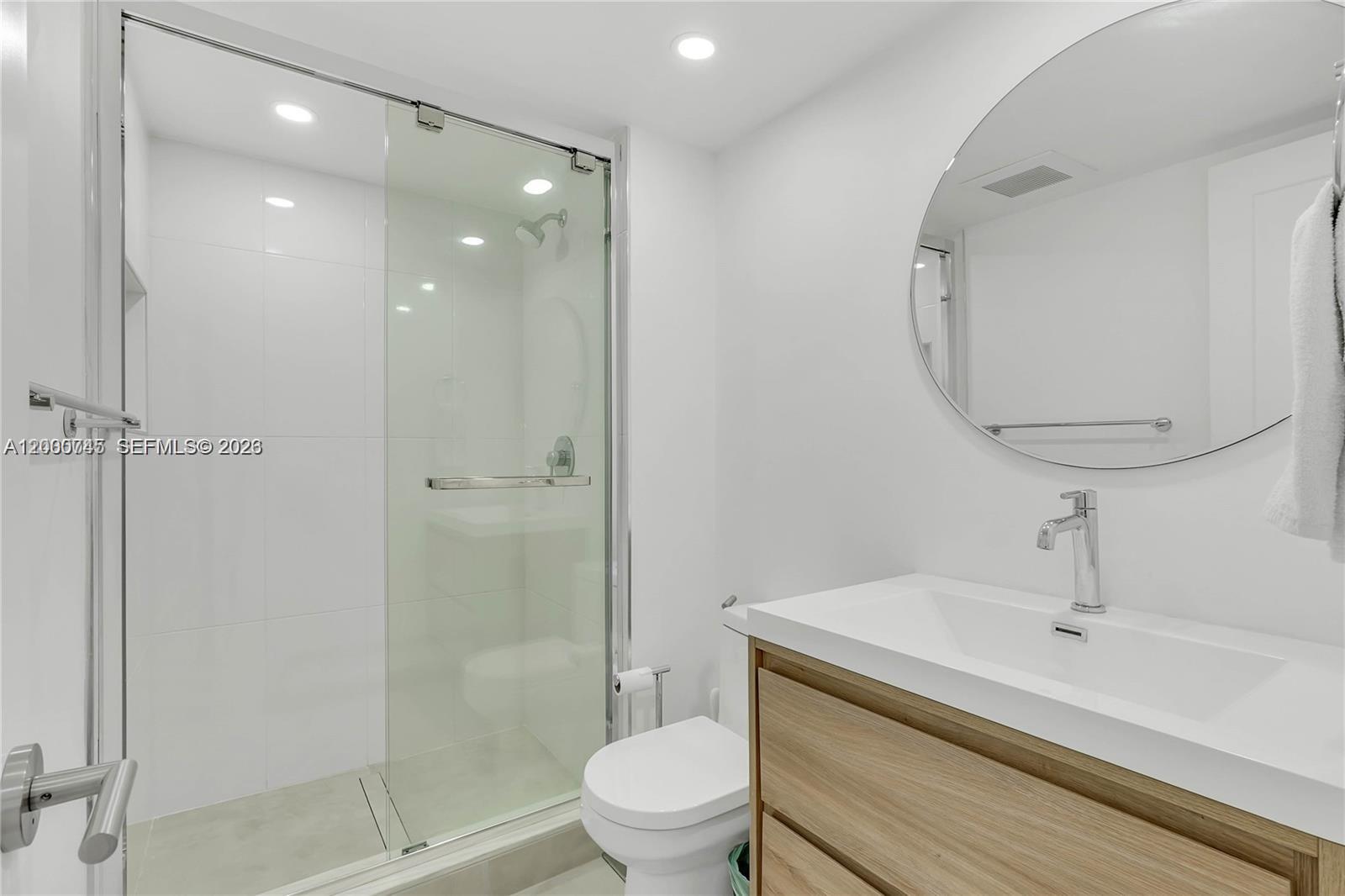 THE PALM BAY YACHT CLUB C - Residential Lease
