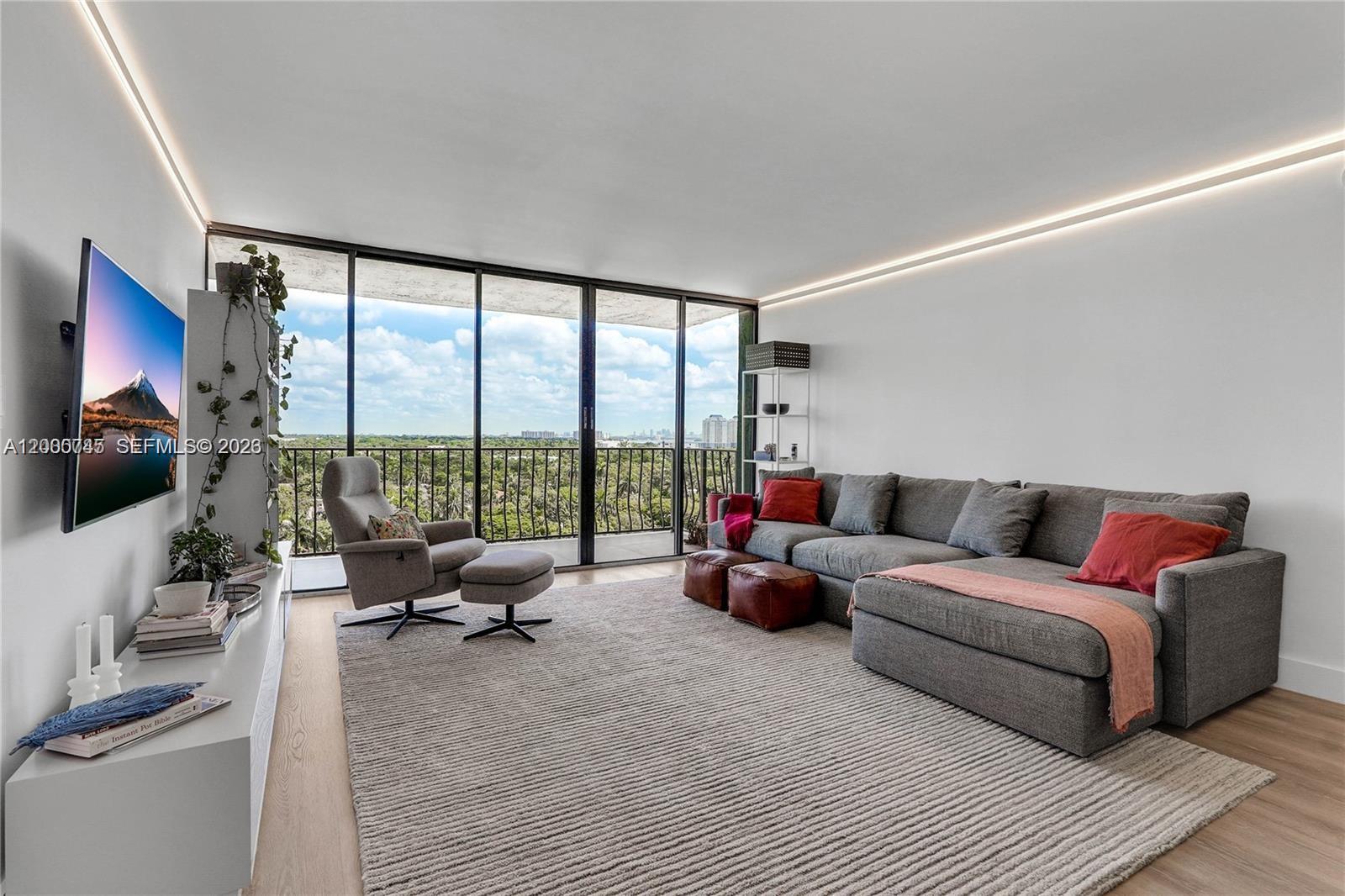 THE PALM BAY YACHT CLUB C - Residential Lease