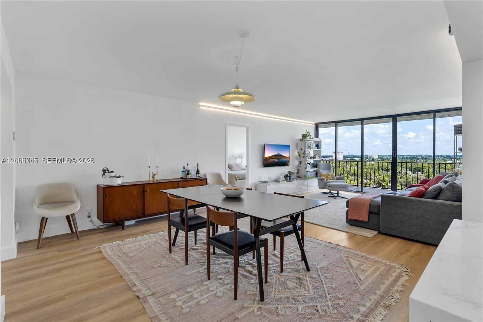 THE PALM BAY YACHT CLUB C - Residential Lease