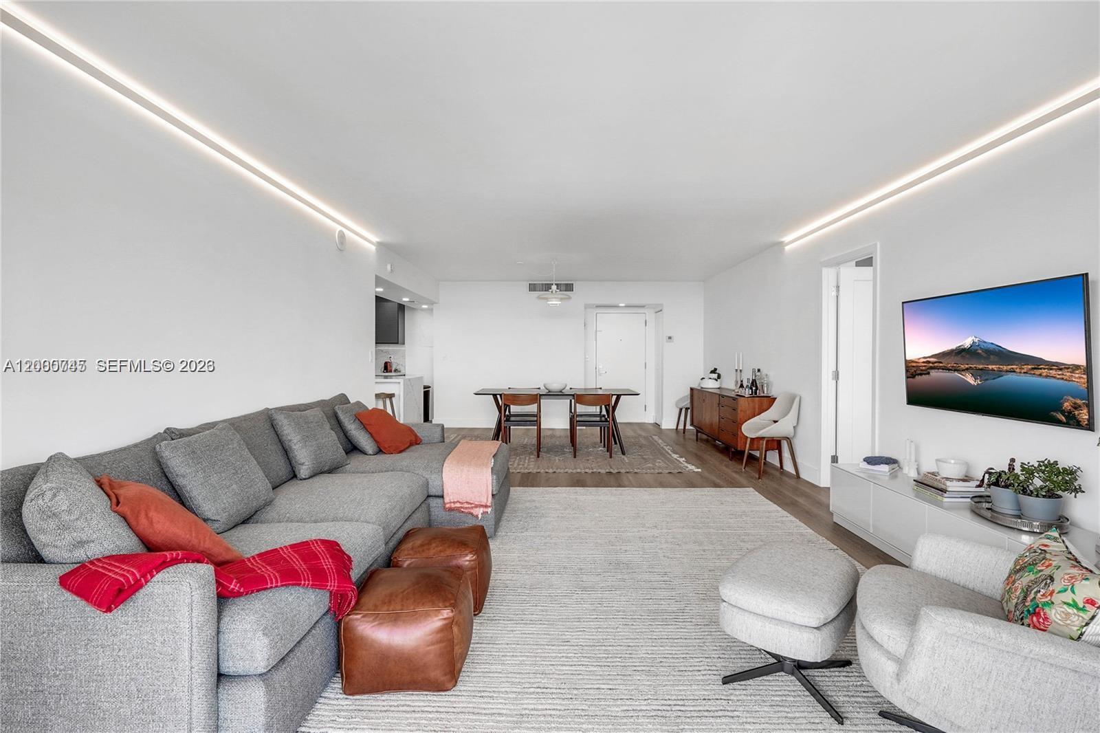 THE PALM BAY YACHT CLUB C - Residential Lease