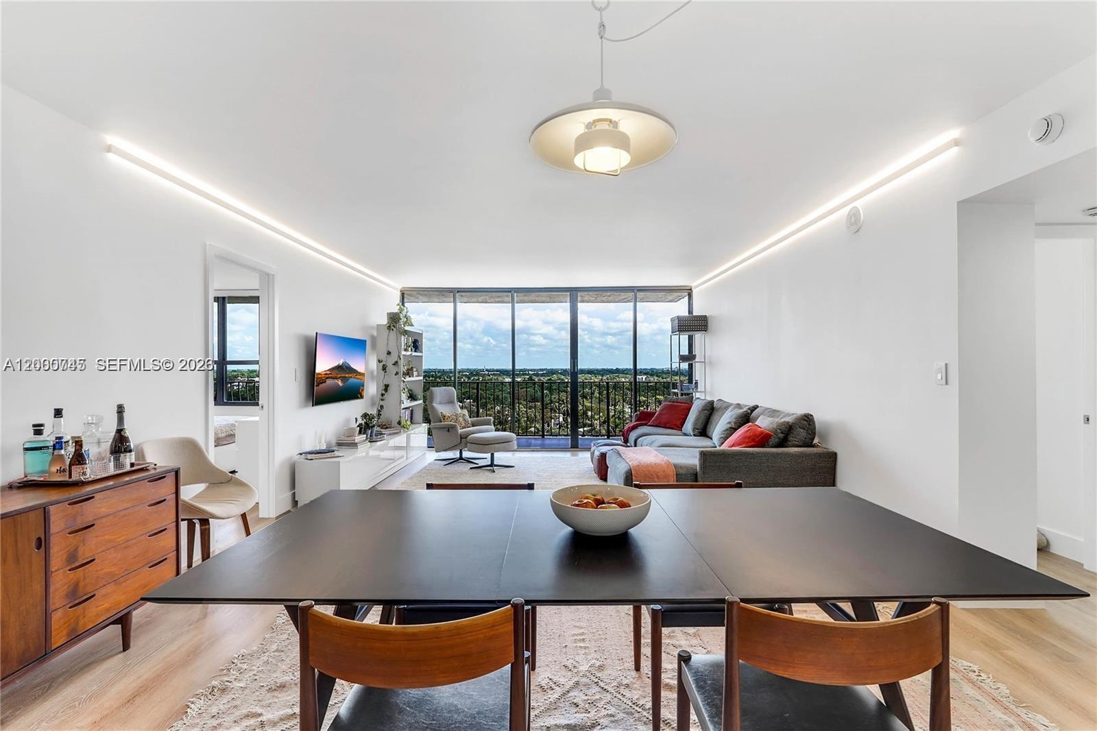 THE PALM BAY YACHT CLUB C - Residential Lease
