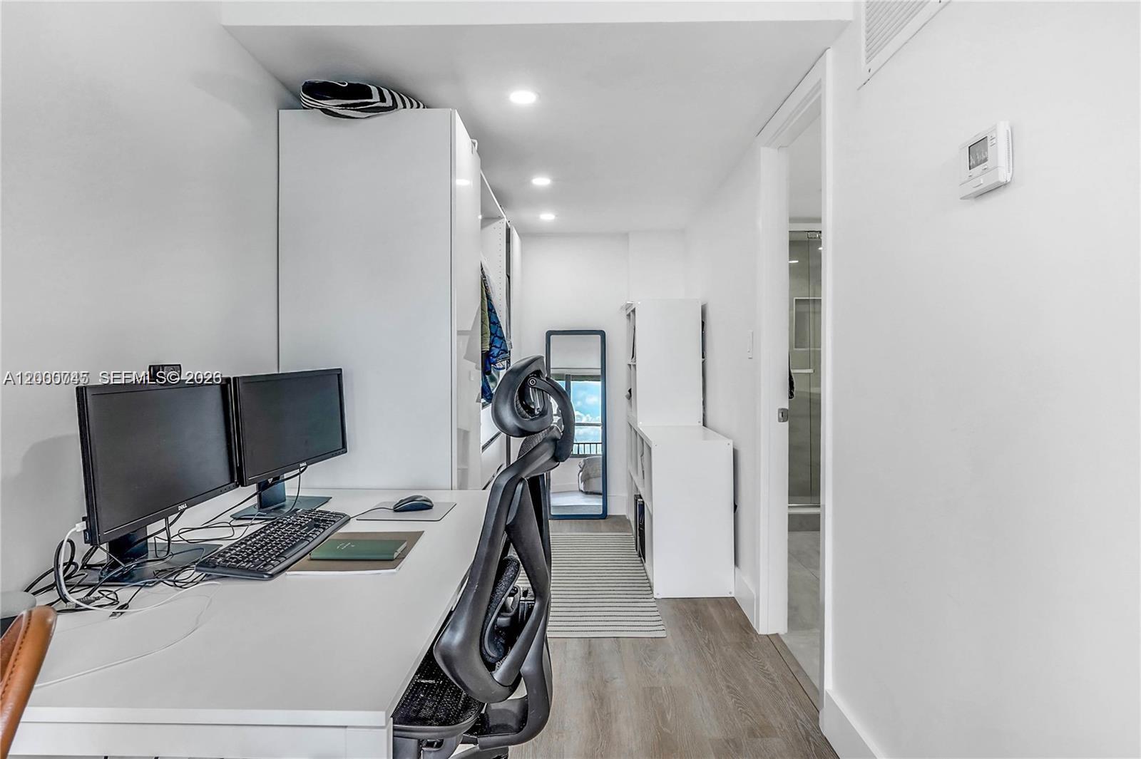THE PALM BAY YACHT CLUB C - Residential Lease