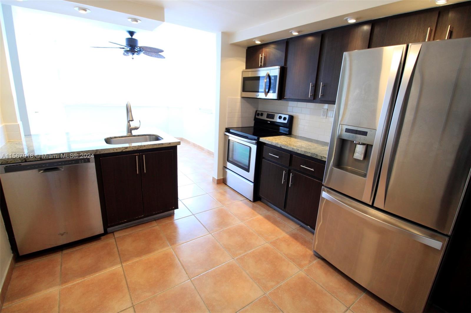 REEF NORTH CONDO - Residential Lease