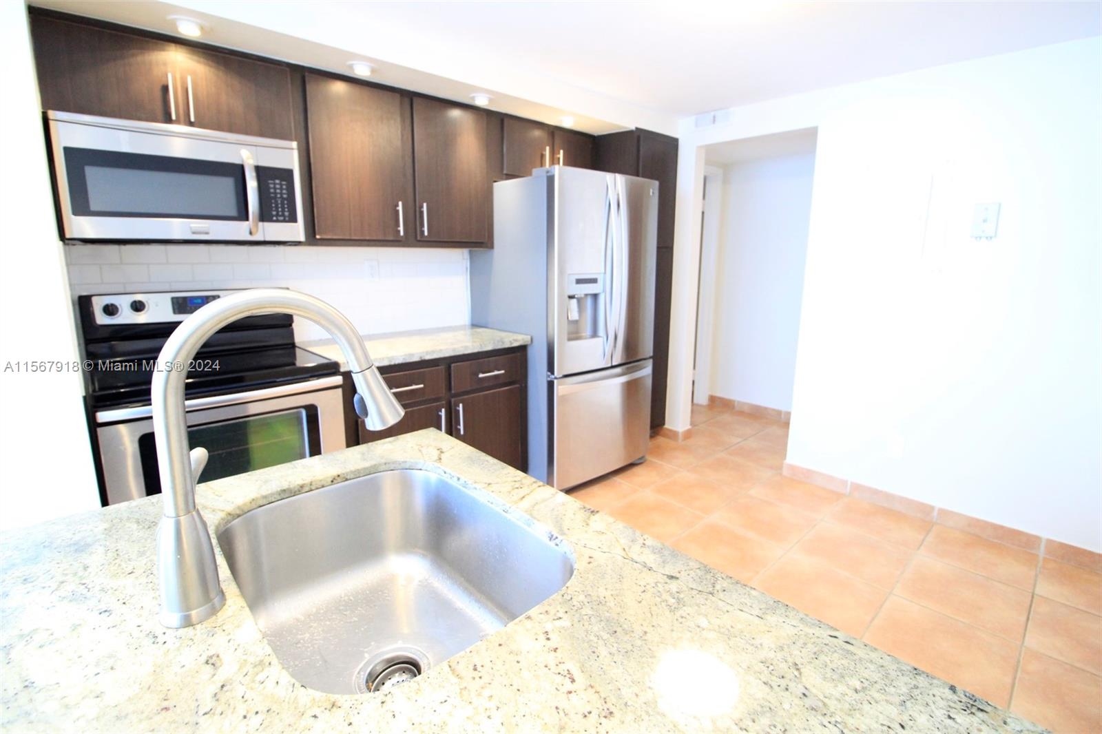 REEF NORTH CONDO - Residential Lease